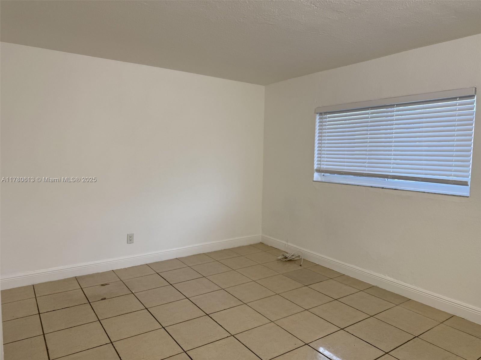 1895 Venice Park Dr # 2A
