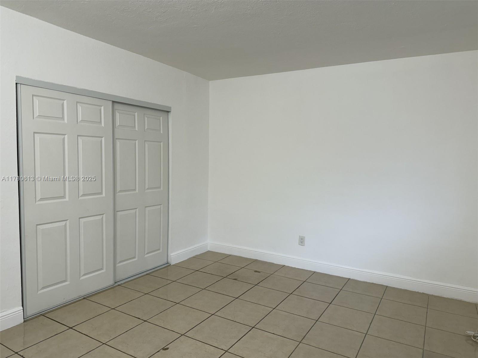 1895 Venice Park Dr # 2A