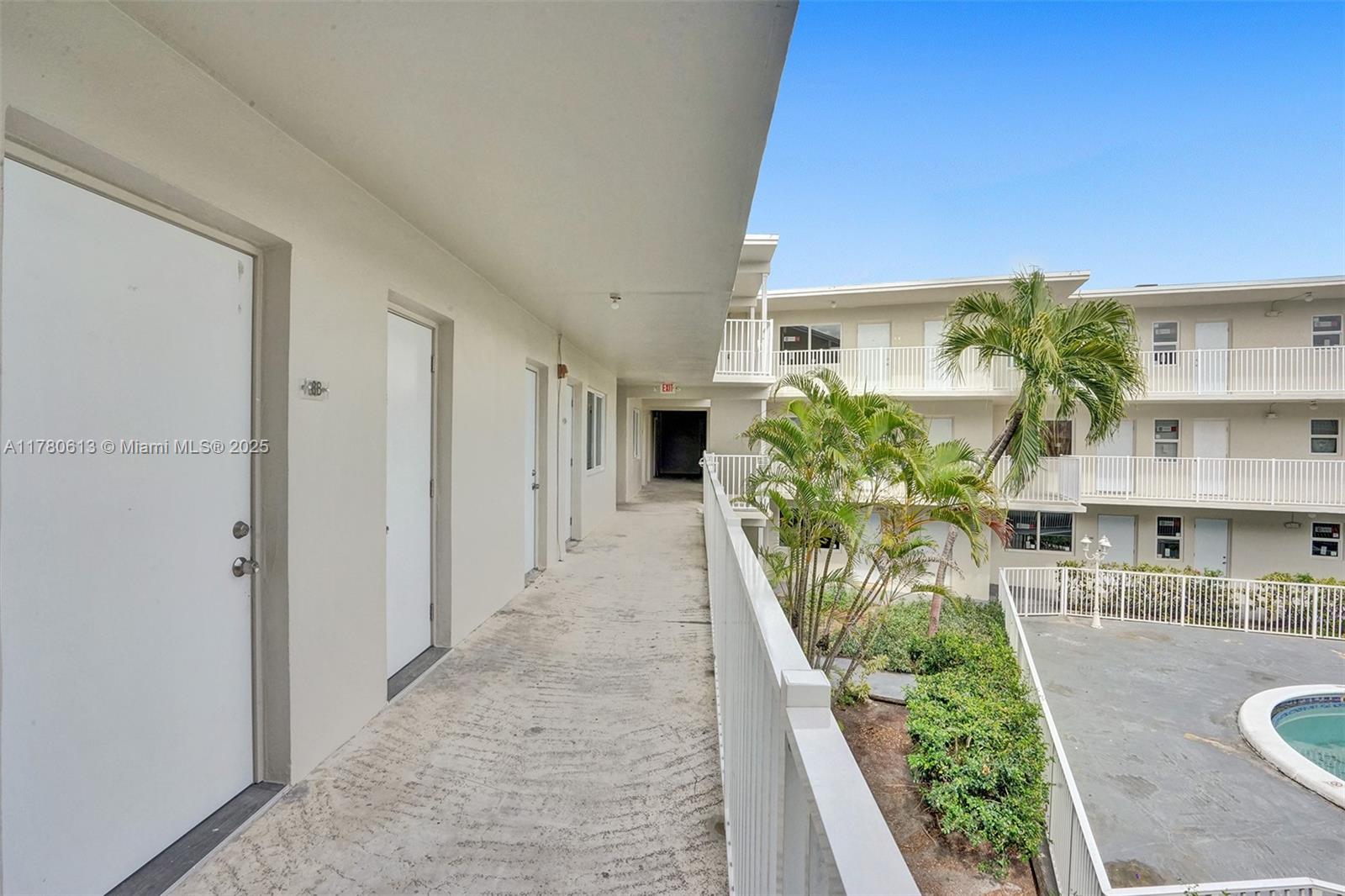 1895 Venice Park Dr # 2A