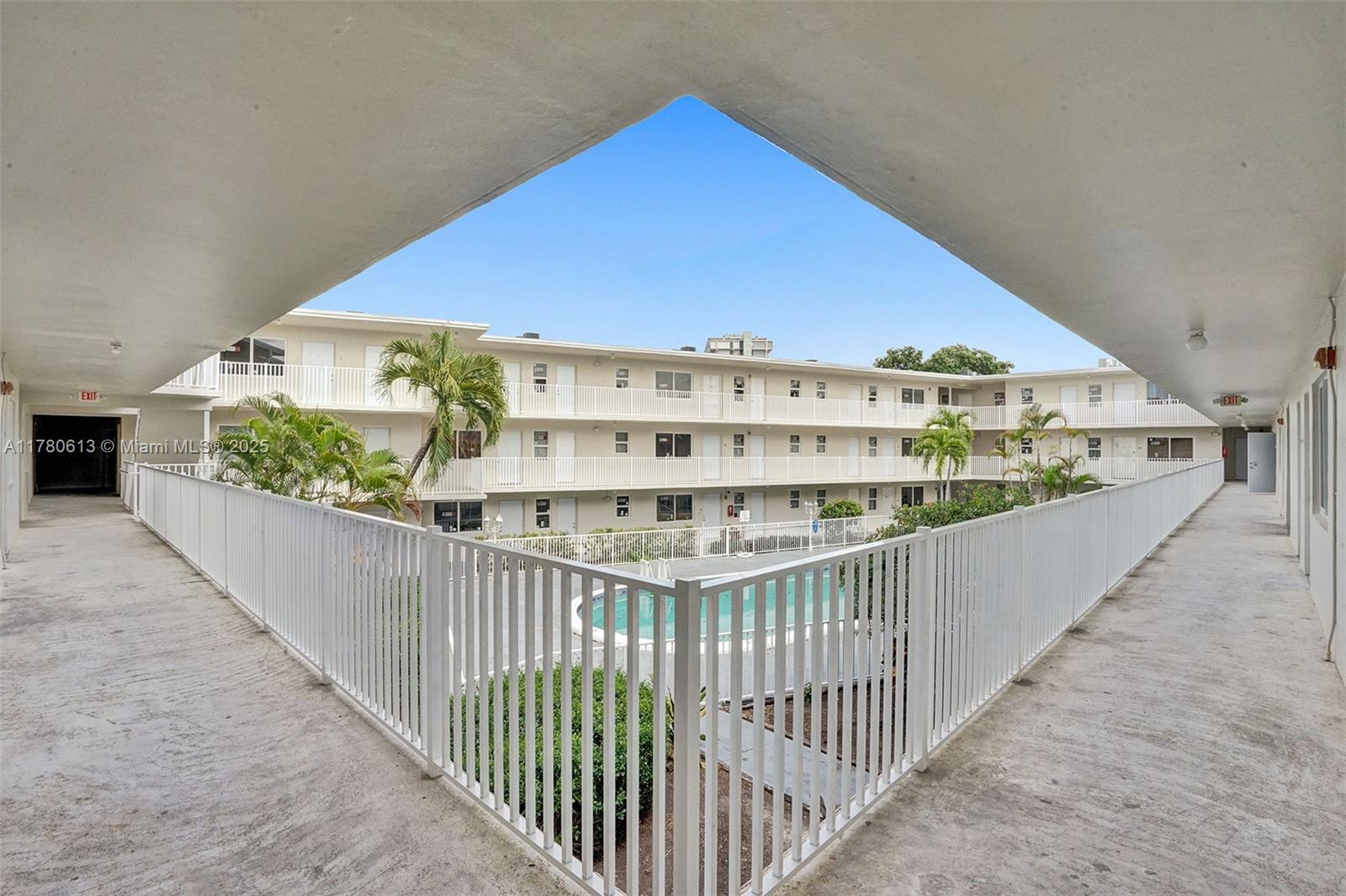 1895 Venice Park Dr # 2A