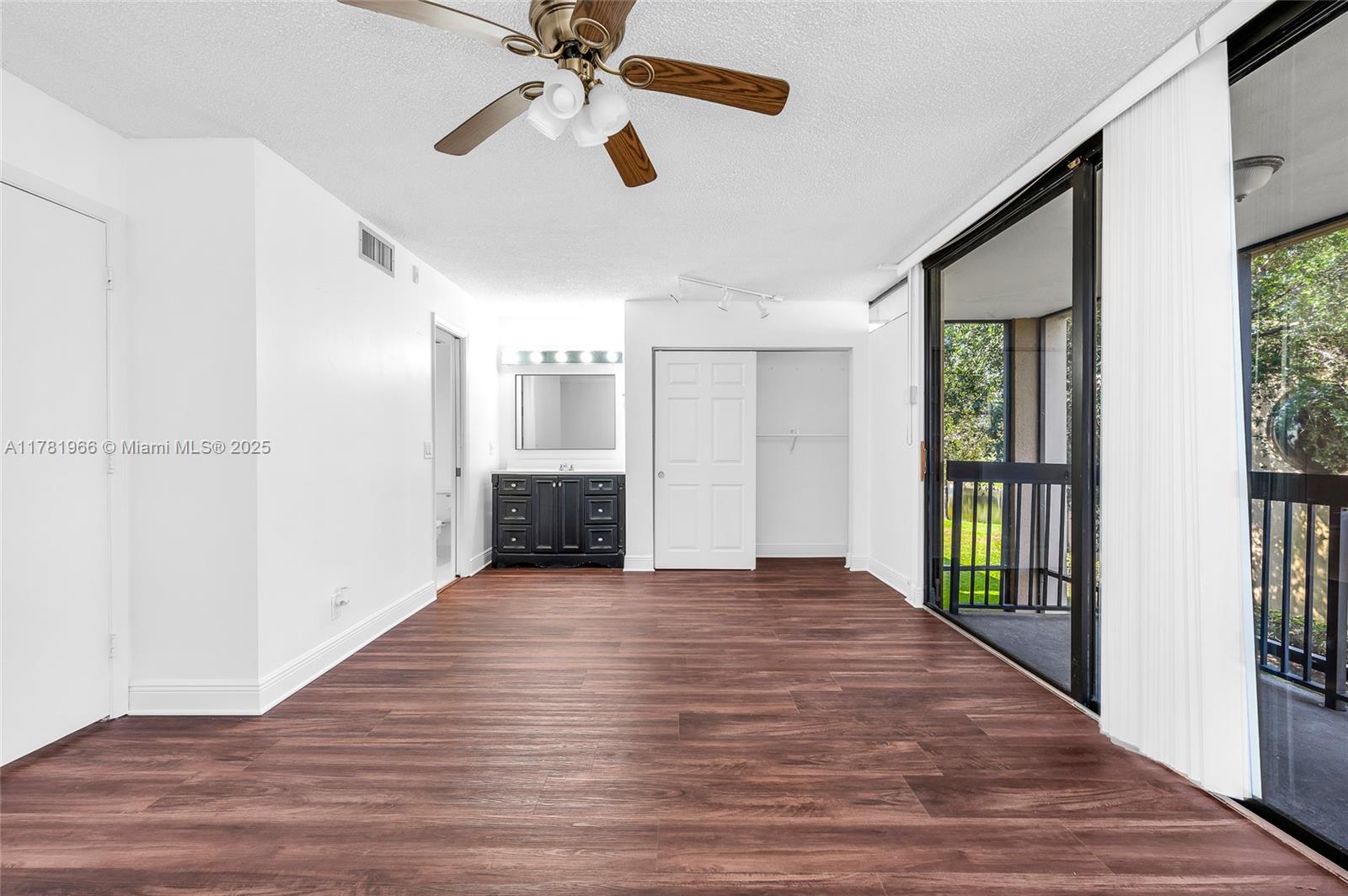 2821 SW 87th Ave # 808