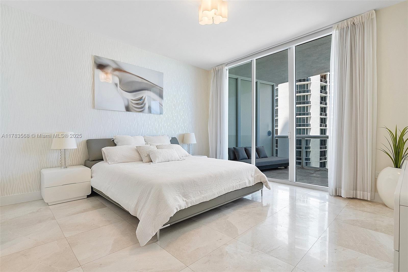 15811 Collins Ave # 802
