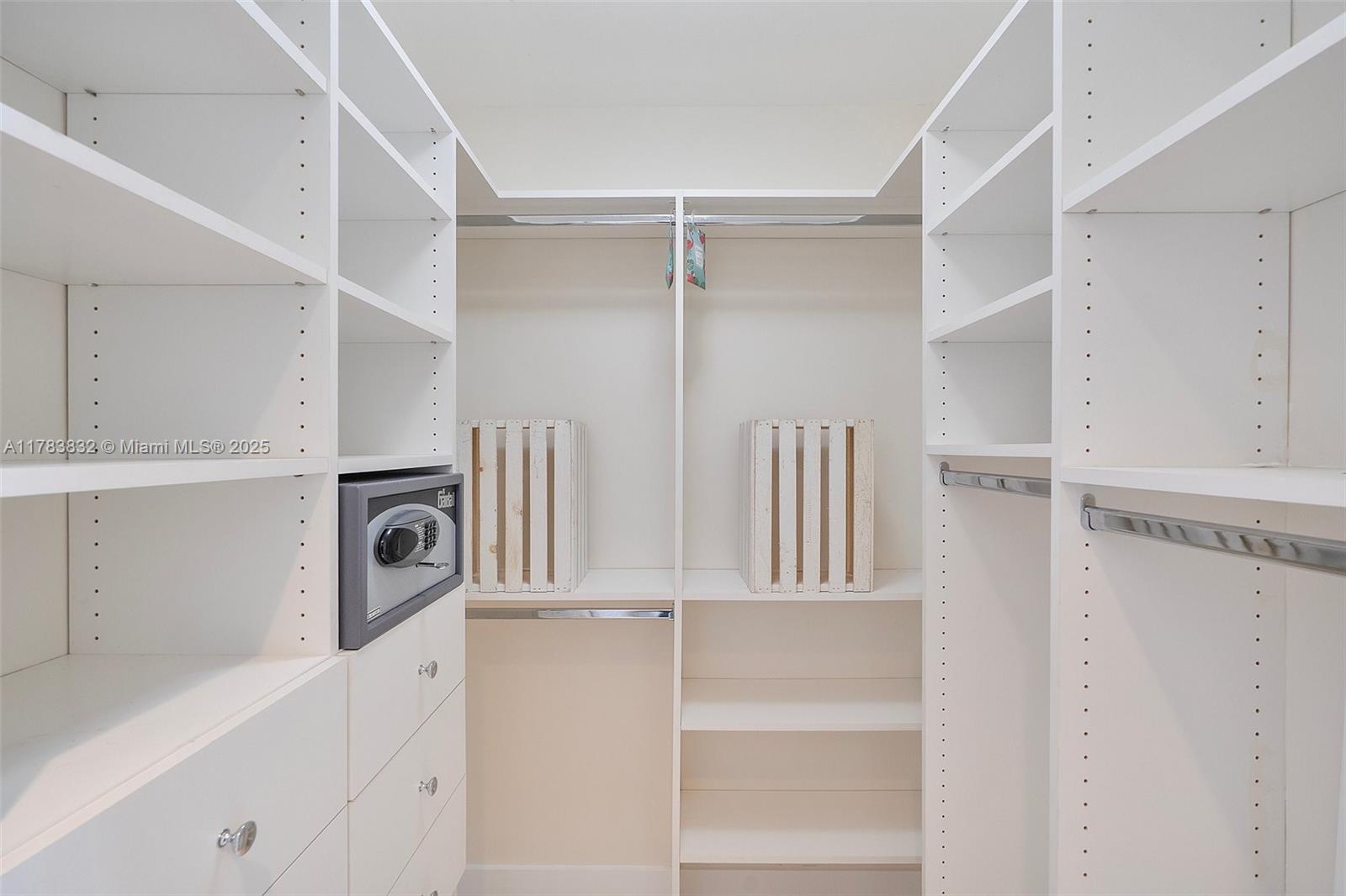 15811 Collins Ave # 802