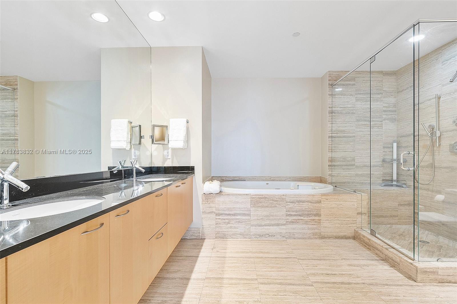 15811 Collins Ave # 802