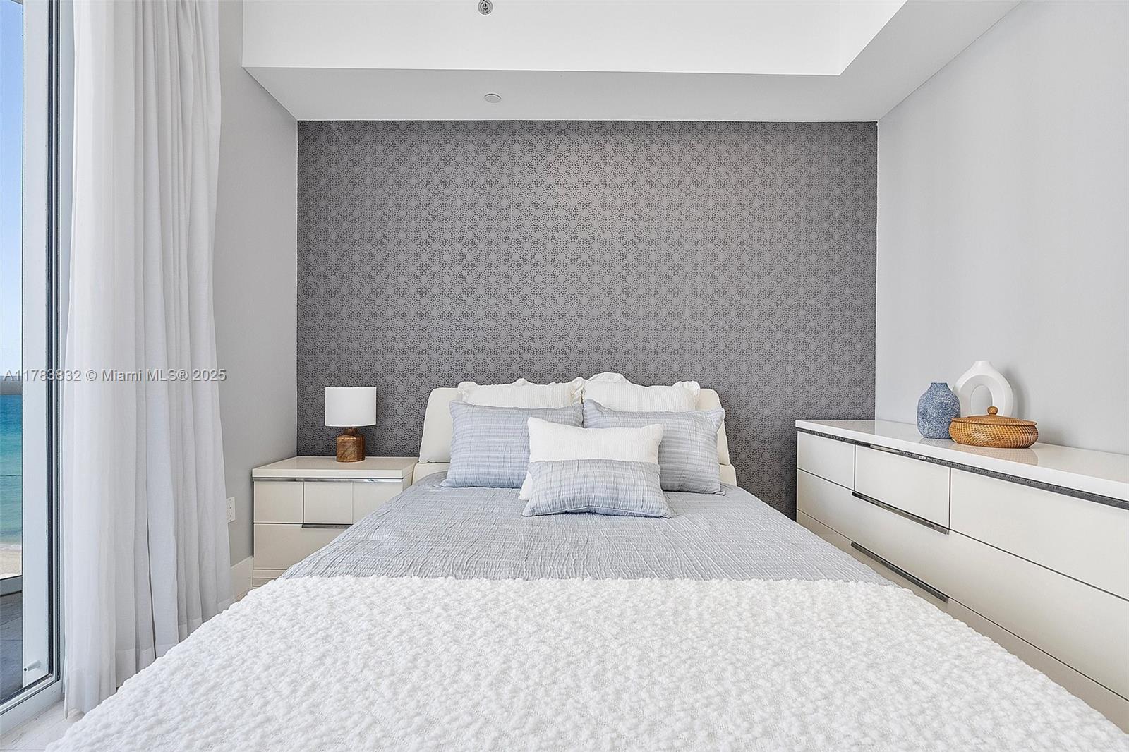 15811 Collins Ave # 802