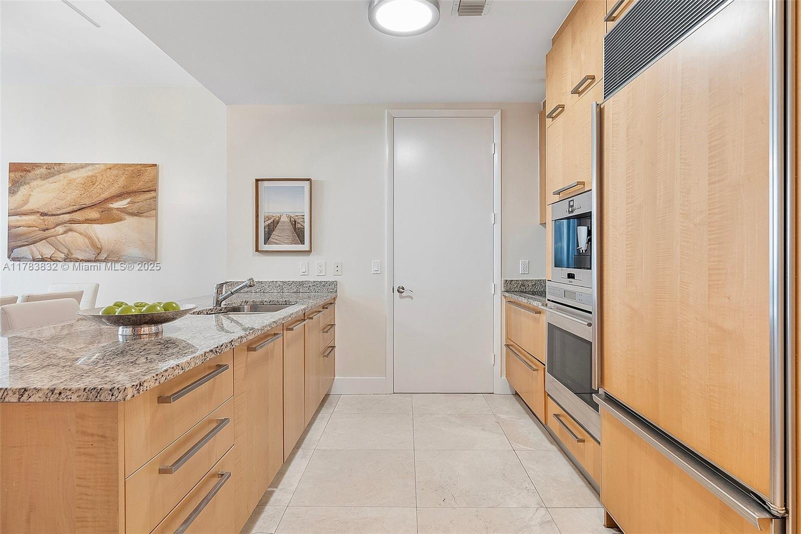 15811 Collins Ave # 802