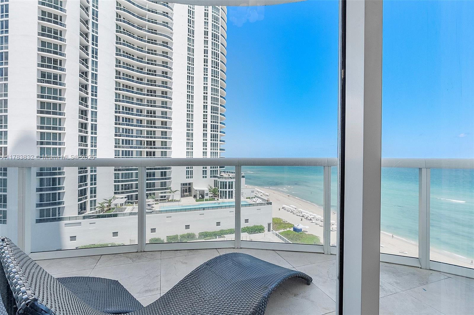 15811 Collins Ave # 802