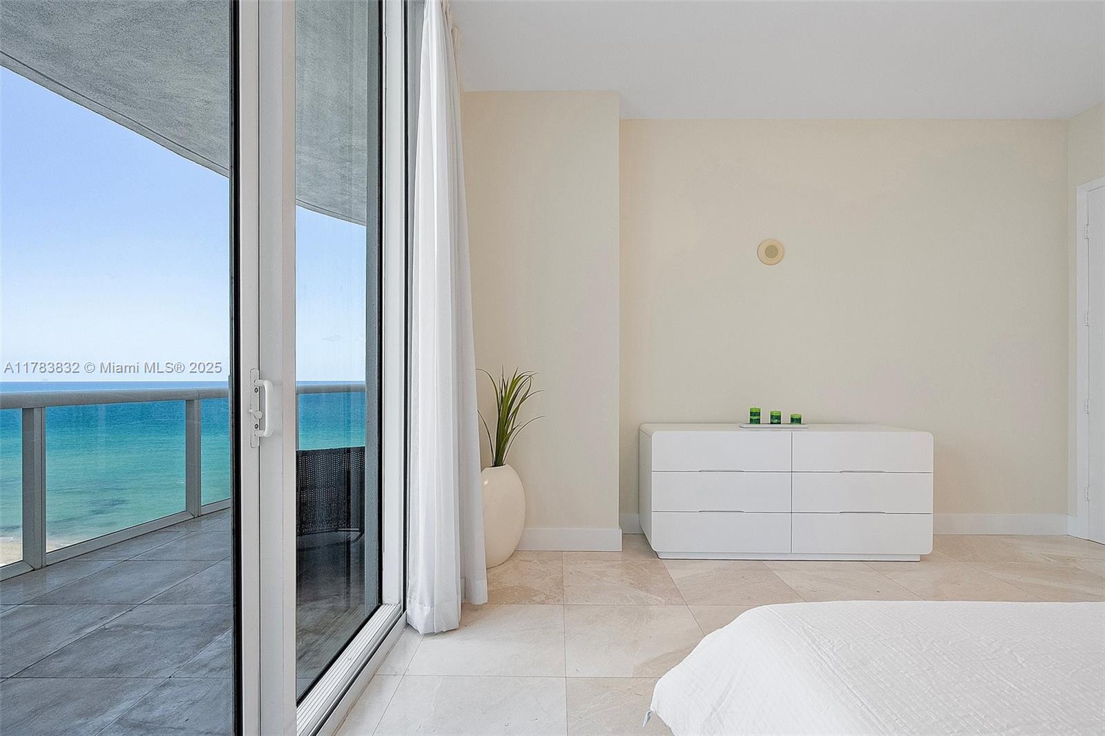 15811 Collins Ave # 802