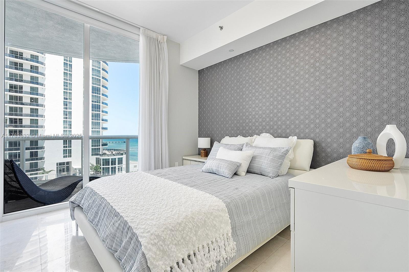 15811 Collins Ave # 802