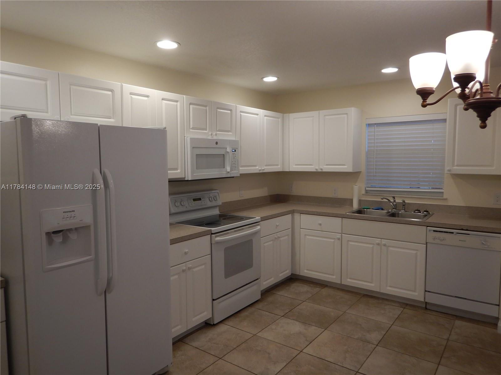 160 Empress Ave