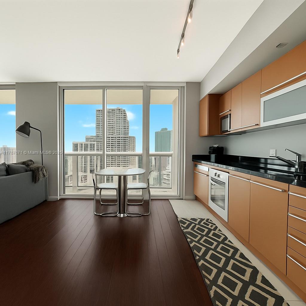 244 Biscayne Blvd # 3007