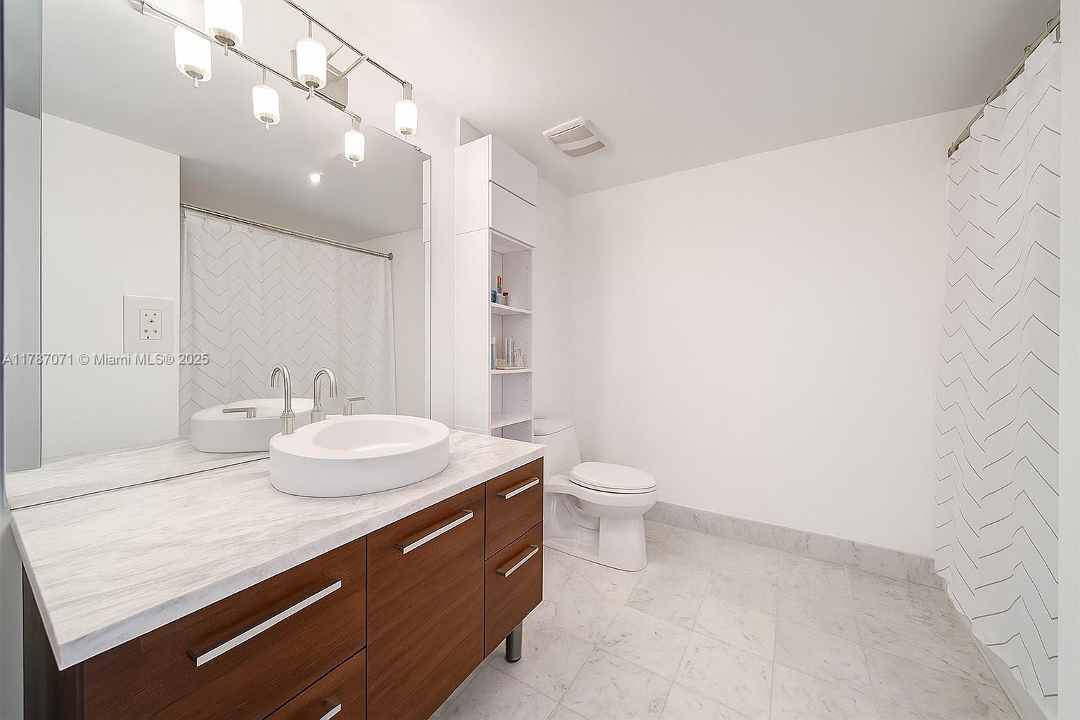 244 Biscayne Blvd # 3007