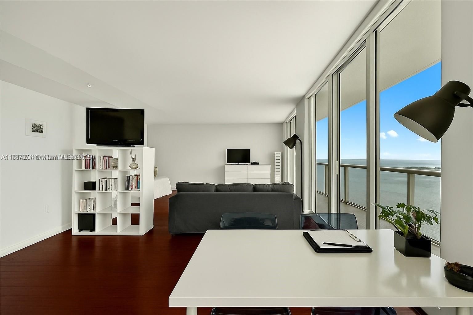 244 Biscayne Blvd # 3007