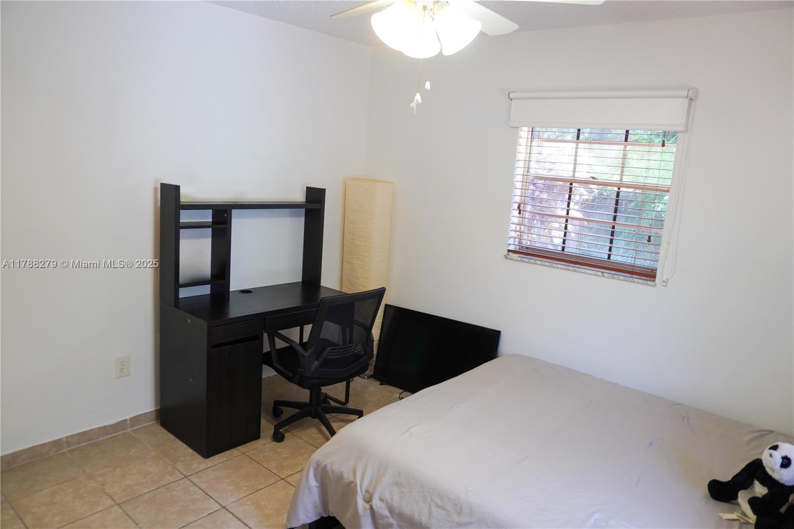 1735 SW 25th Ave