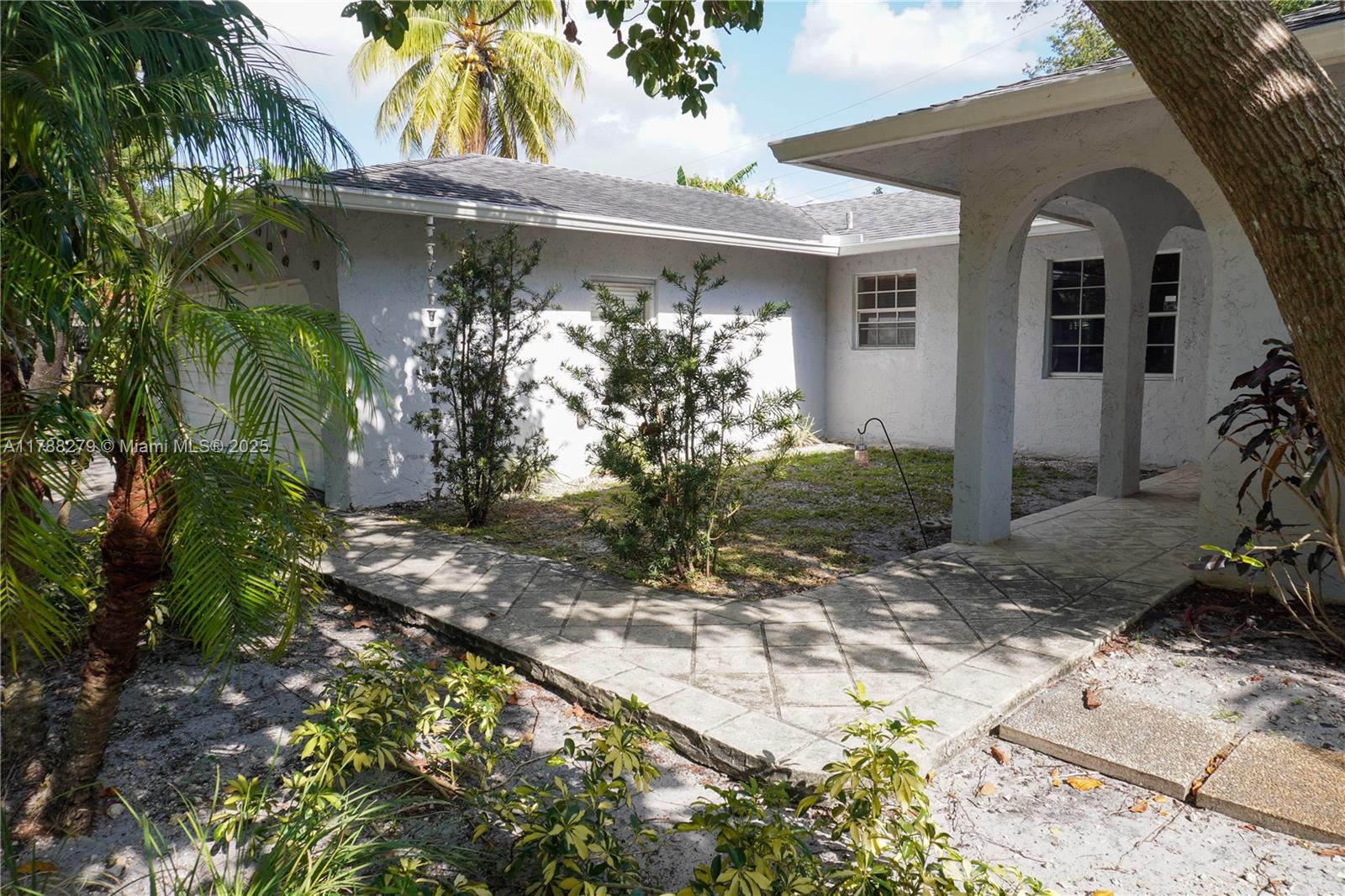 1735 SW 25th Ave
