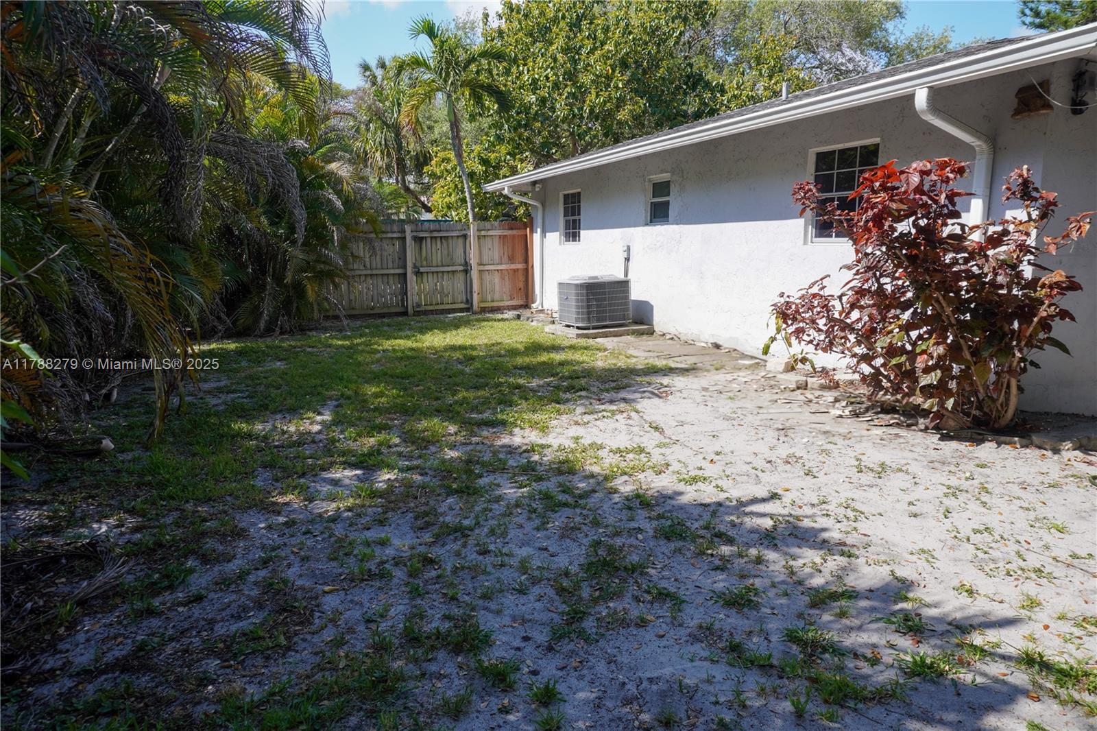 1735 SW 25th Ave