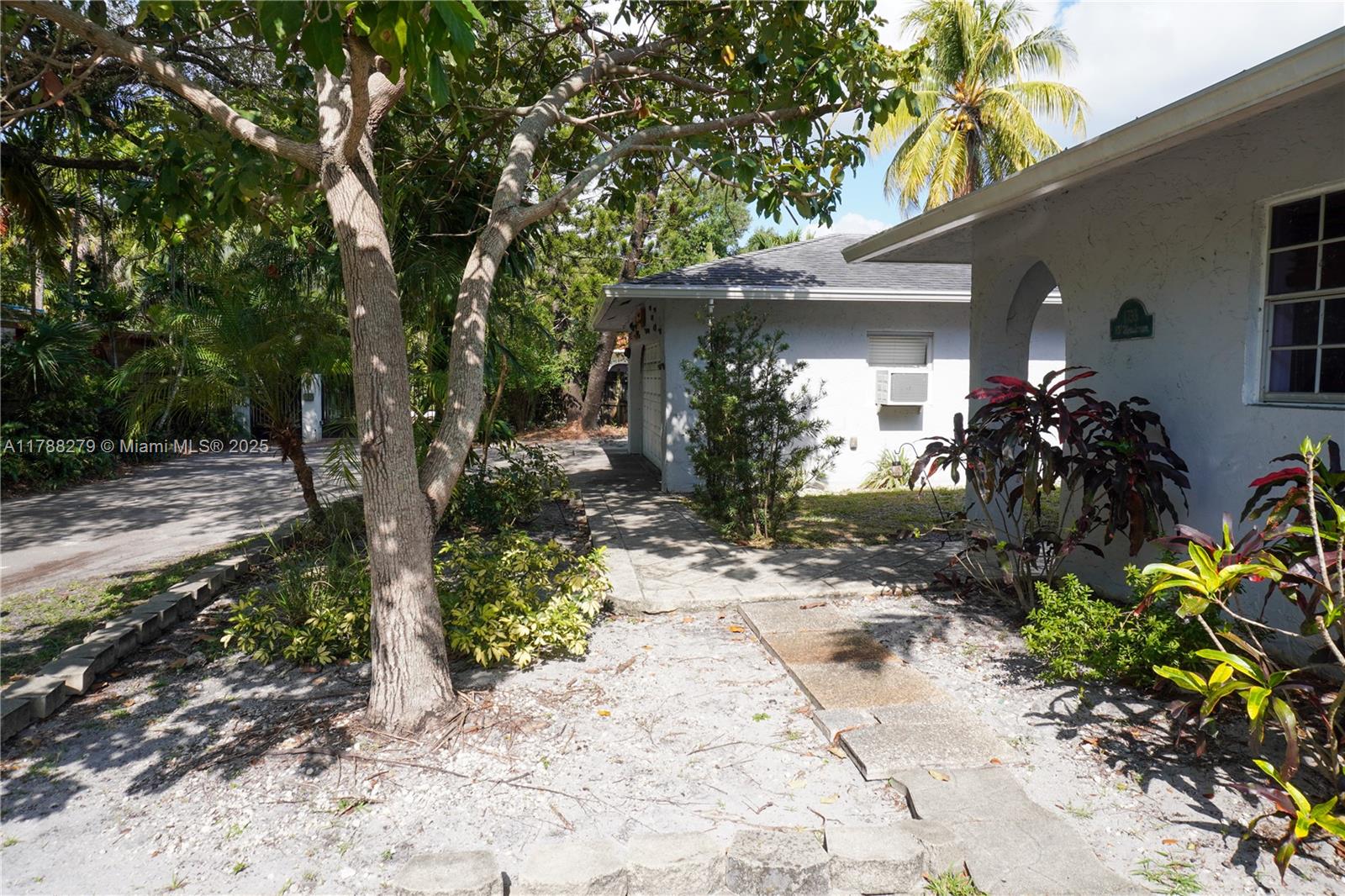 1735 SW 25th Ave