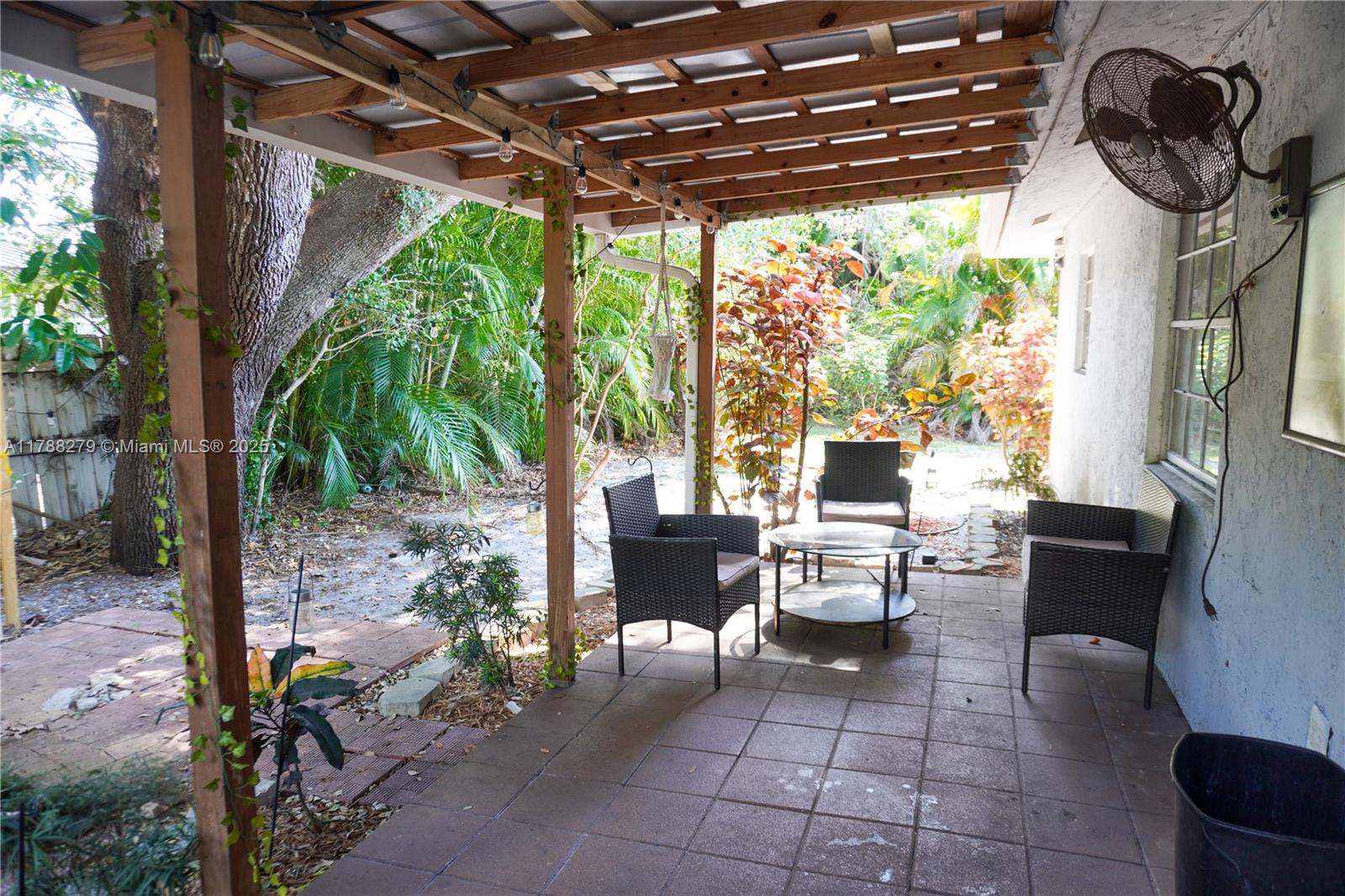 1735 SW 25th Ave