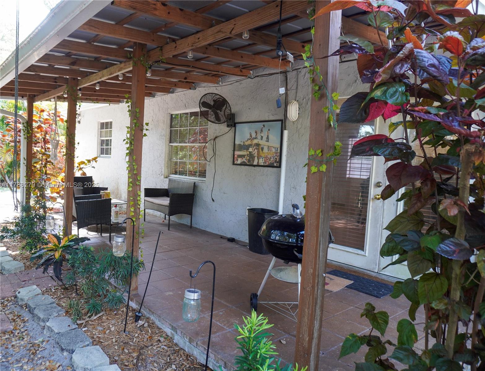 1735 SW 25th Ave