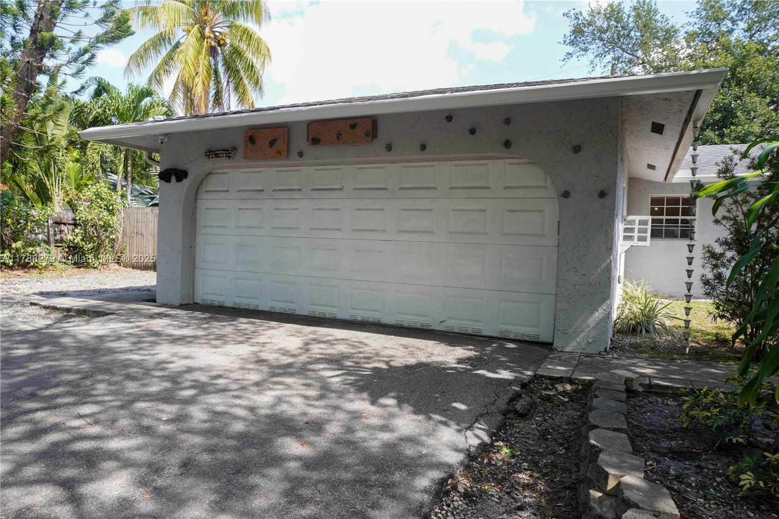 1735 SW 25th Ave