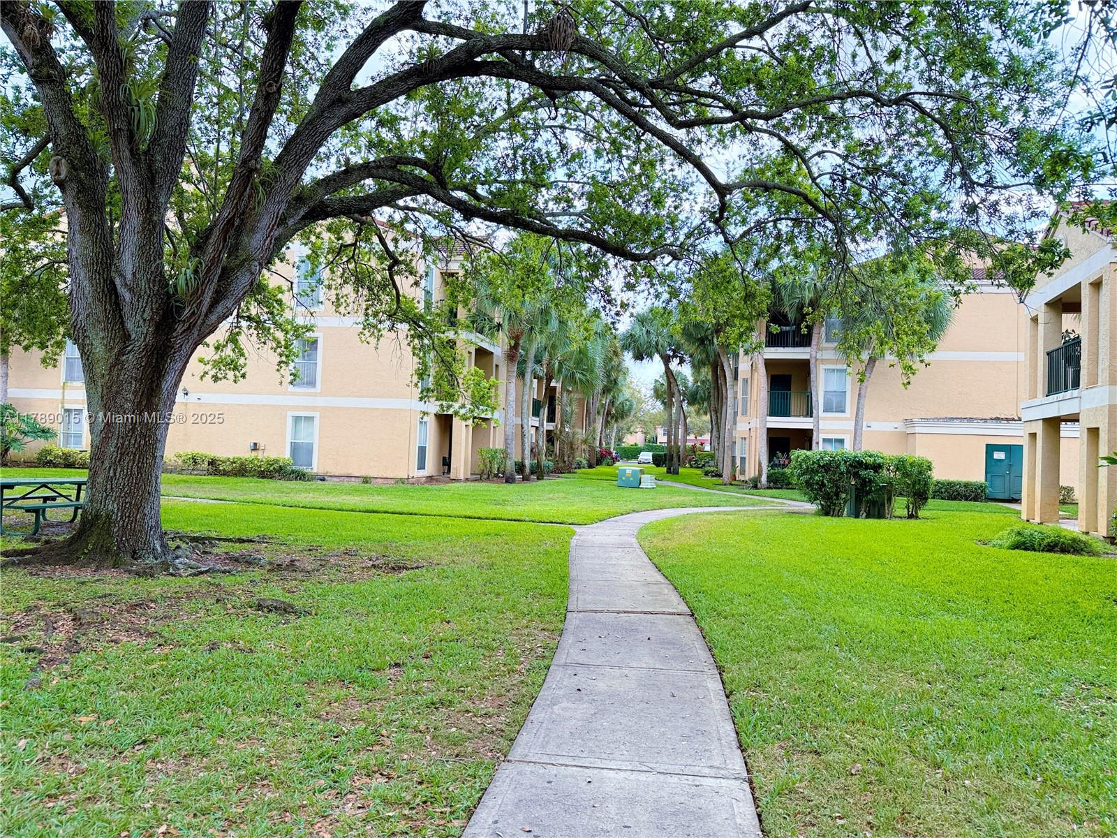 805 Riverside Dr # 1111