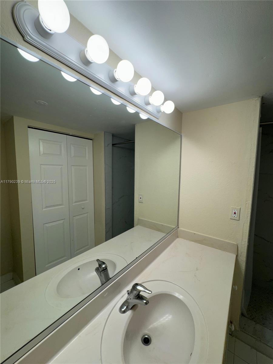 4215 N University Dr # 315