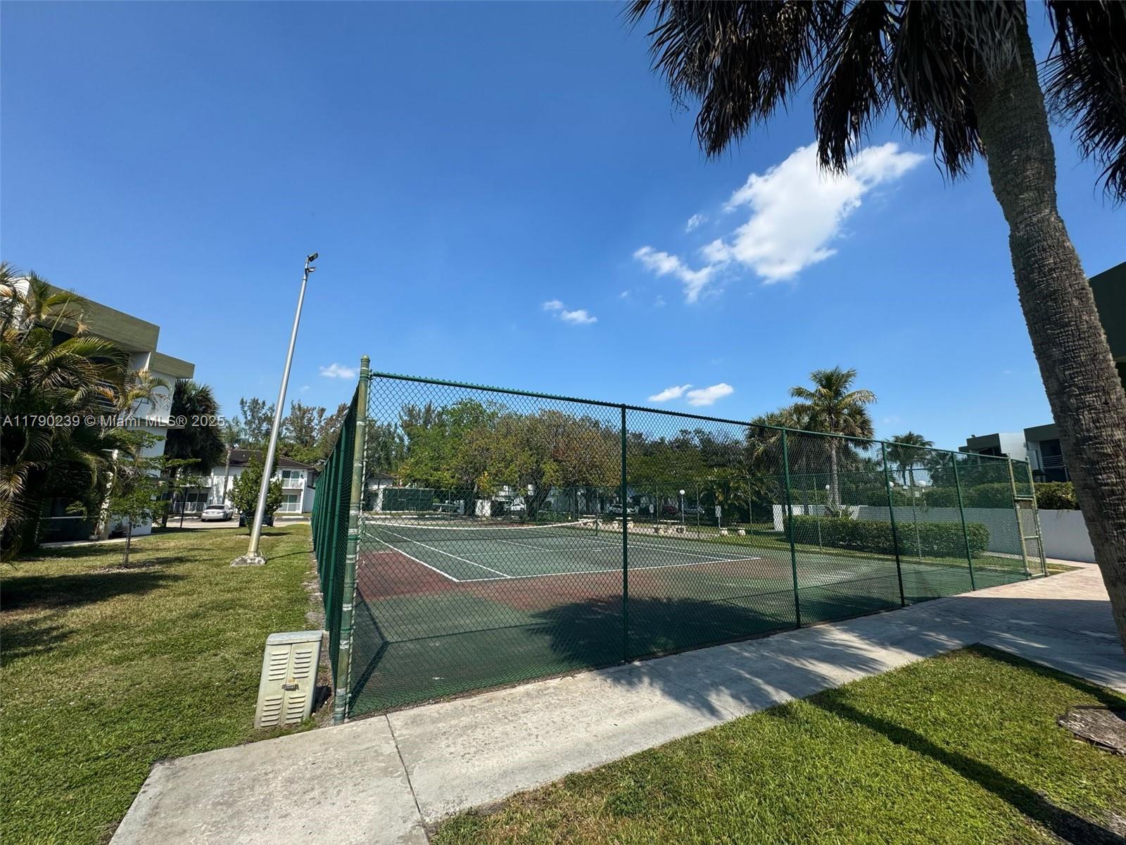 4215 N University Dr # 315