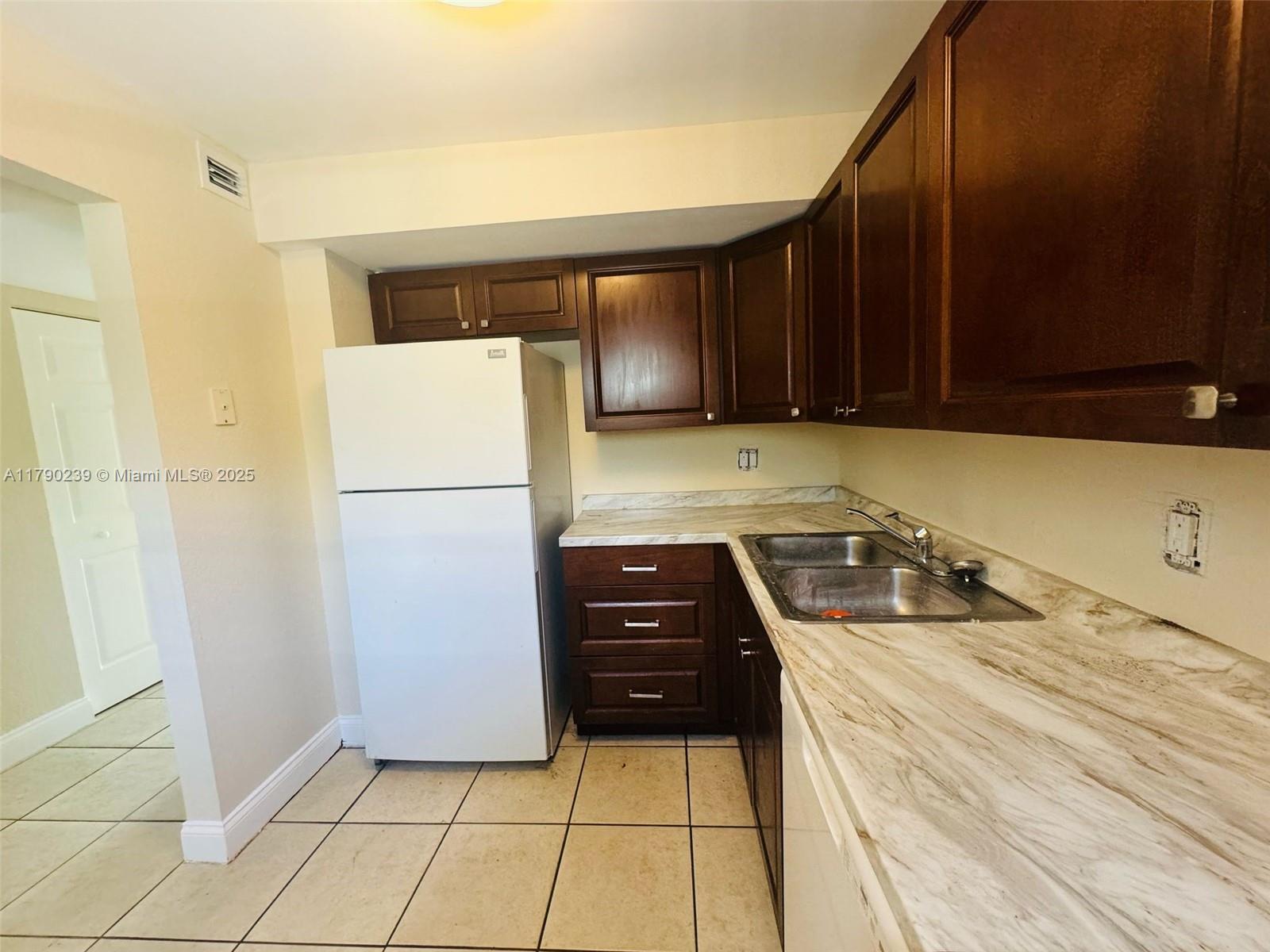 4215 N University Dr # 315