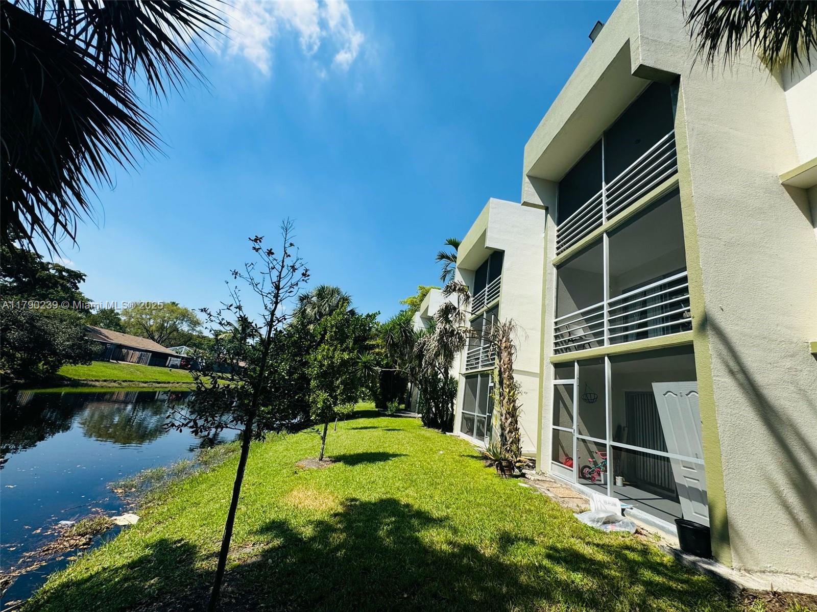 4215 N University Dr # 315