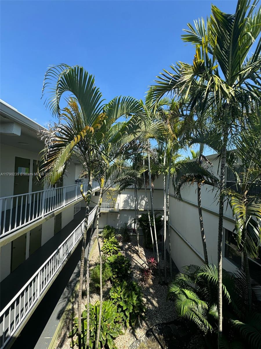 4215 N University Dr # 315