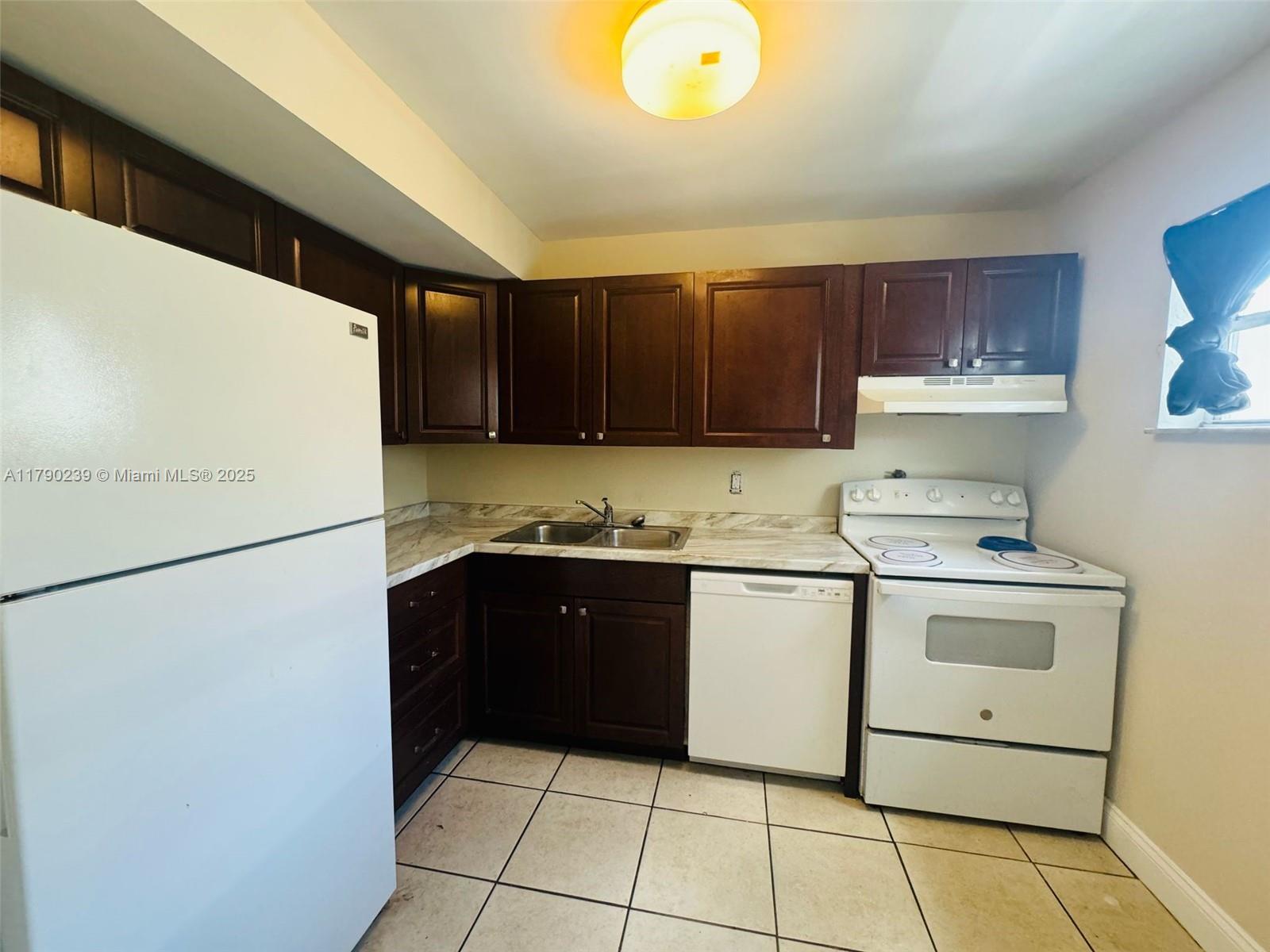 4215 N University Dr # 315