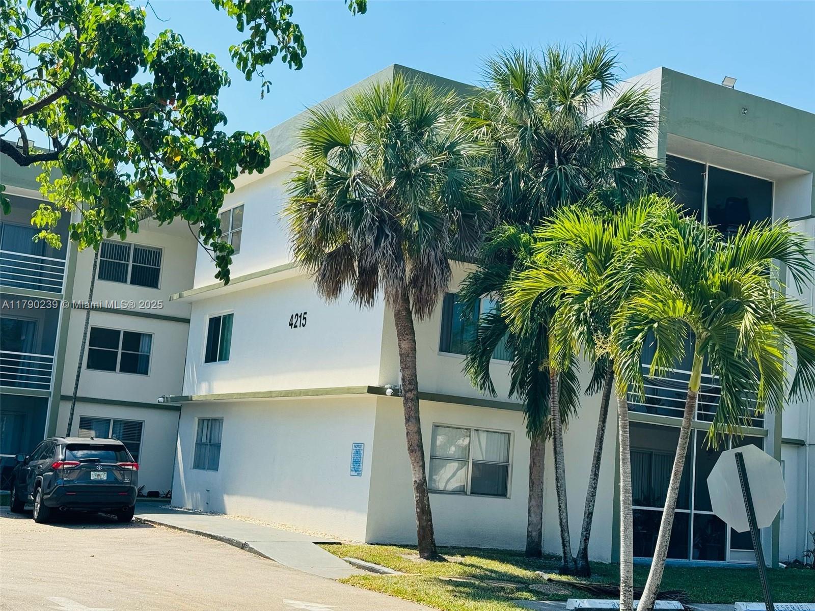 4215 N University Dr # 315