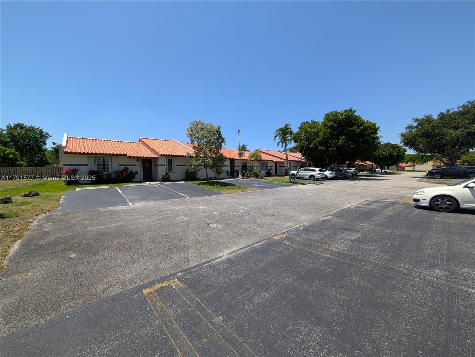11212 SW 58th Cir