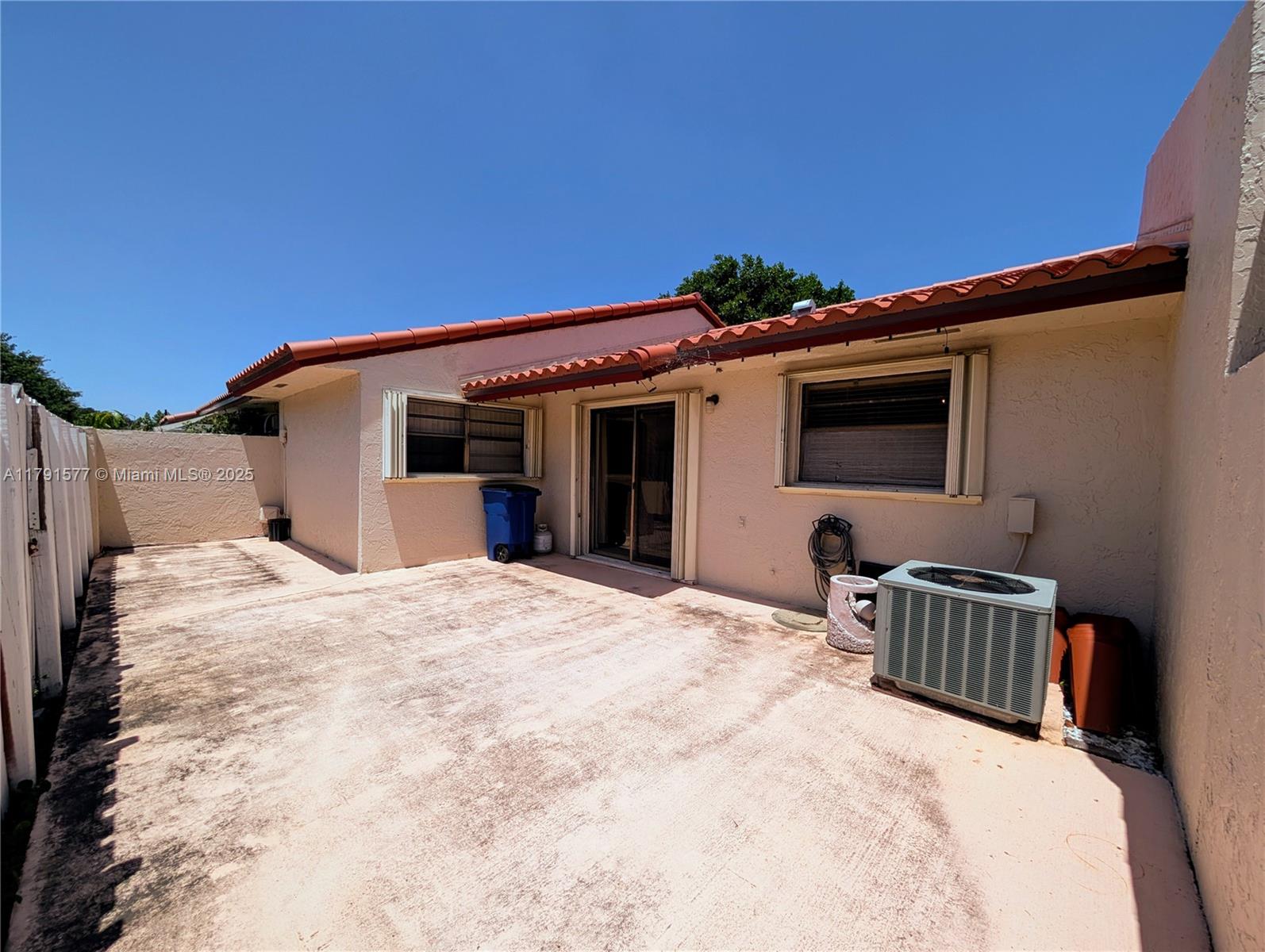 11212 SW 58th Cir