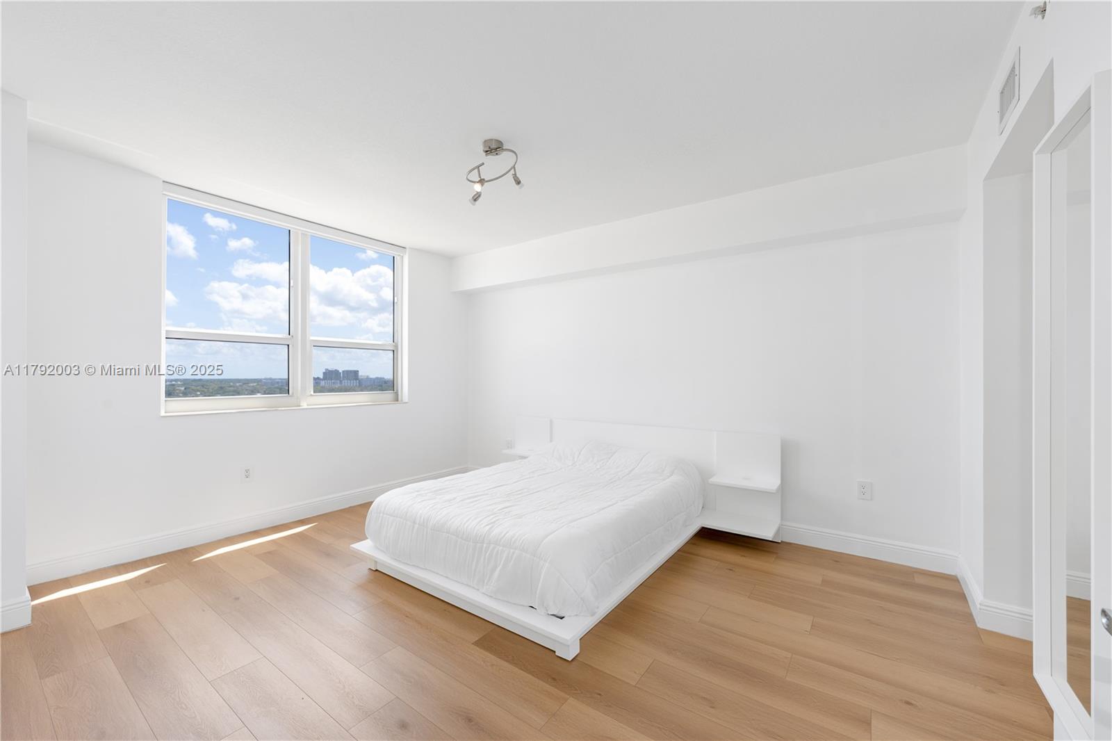 3232 Coral Way # 1507