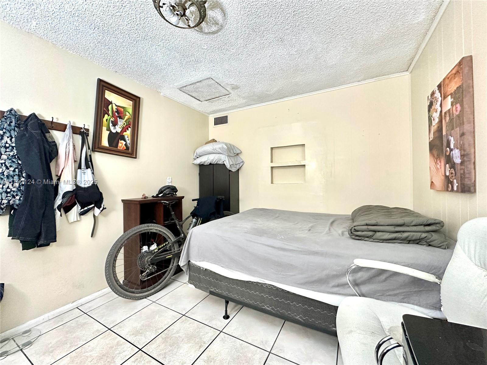 8135 W 9th Ave