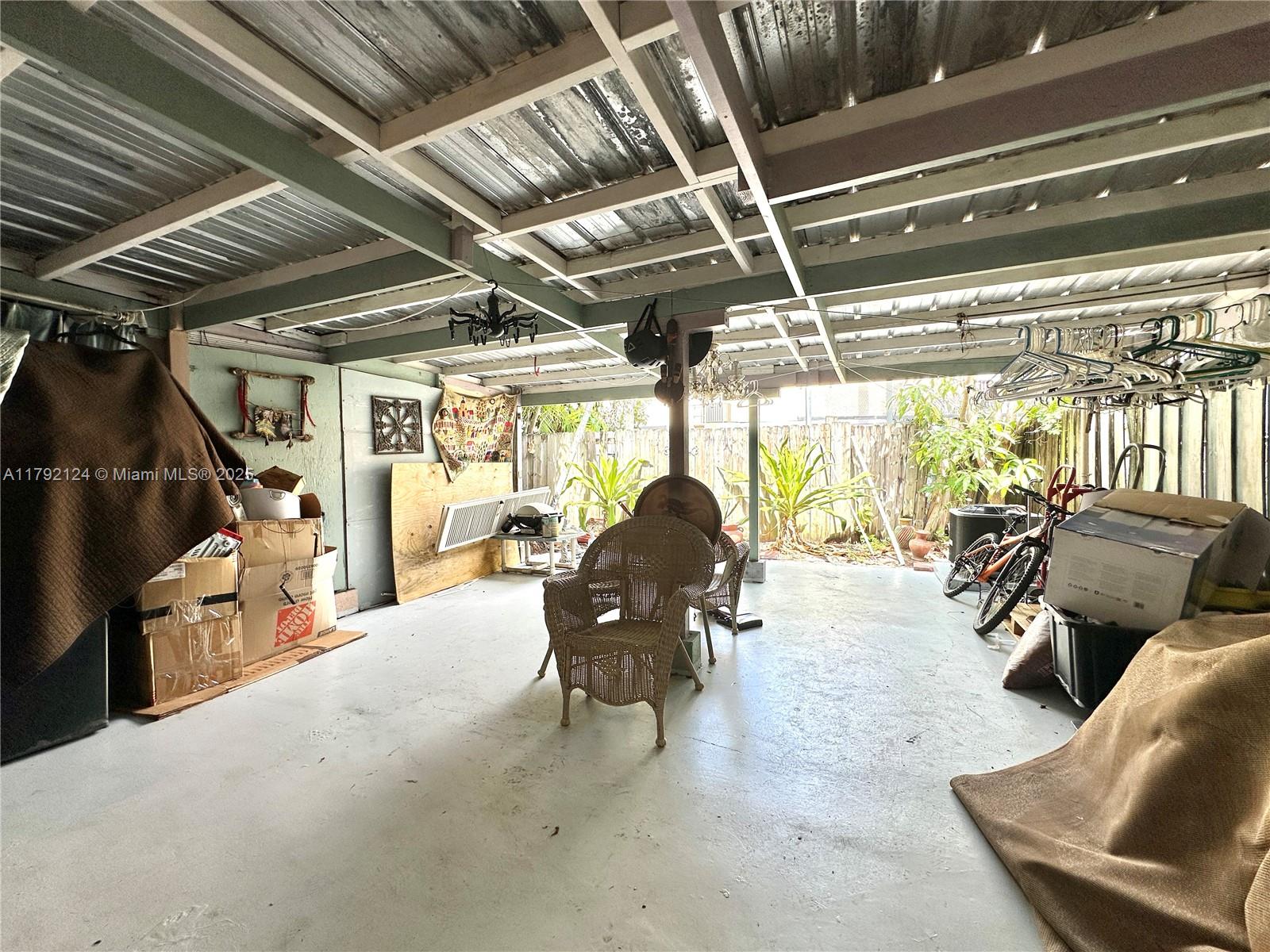8135 W 9th Ave