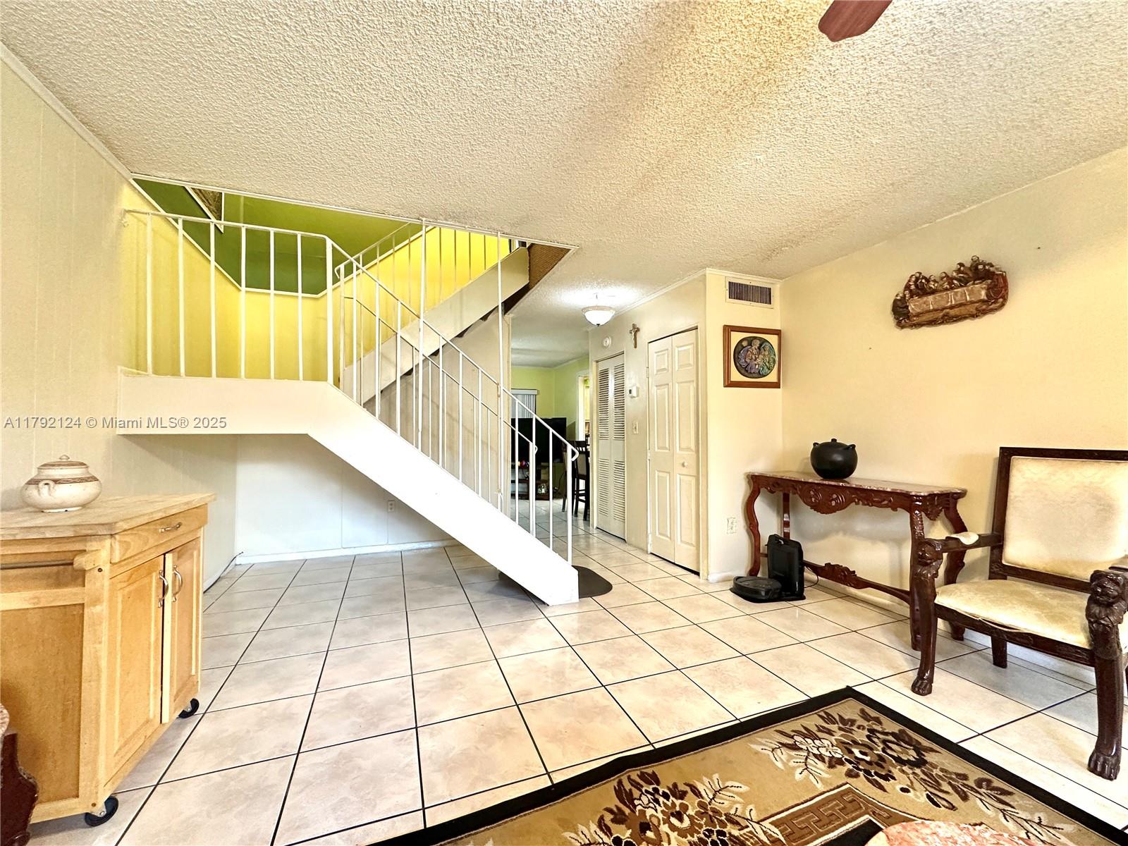 8135 W 9th Ave