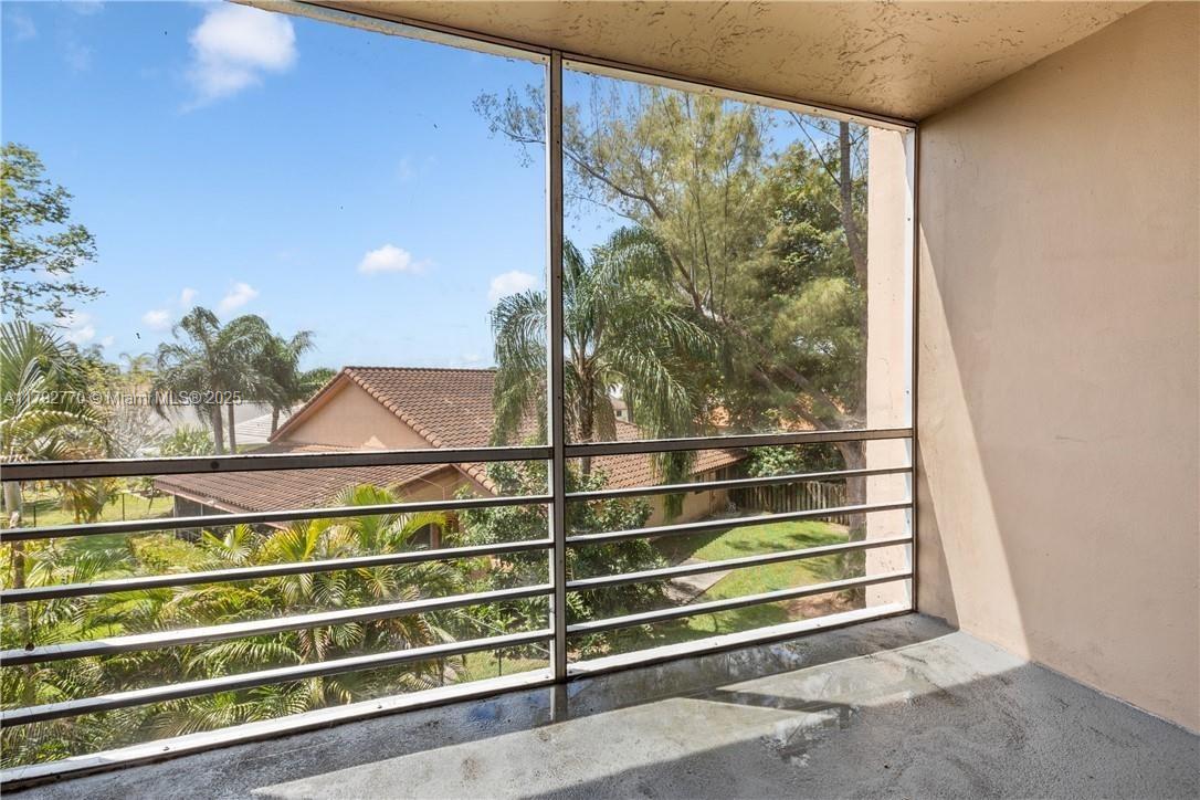9470 Live Oak Pl # 304