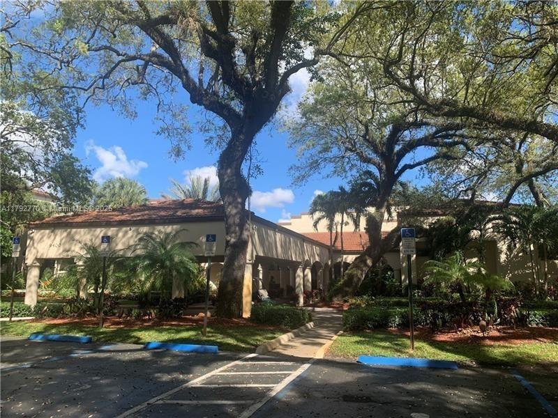 9470 Live Oak Pl # 304