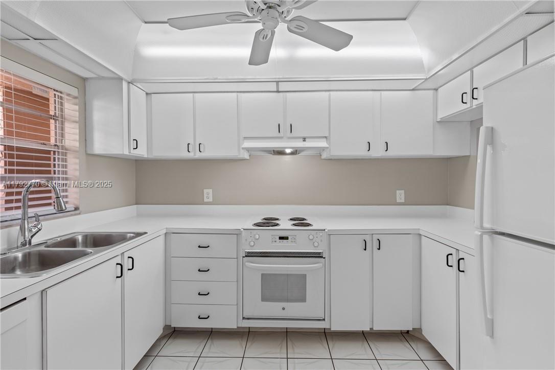 9470 Live Oak Pl # 304