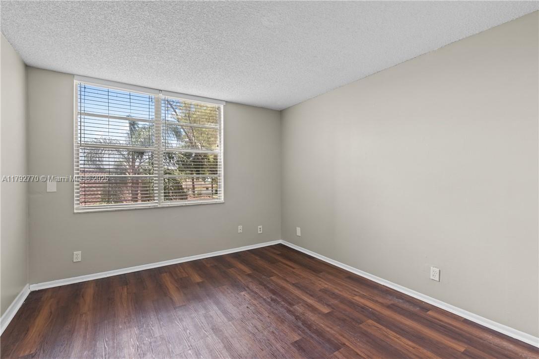 9470 Live Oak Pl # 304