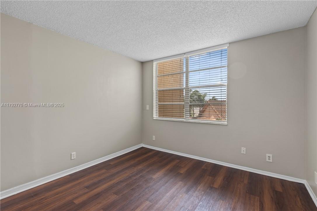 9470 Live Oak Pl # 304