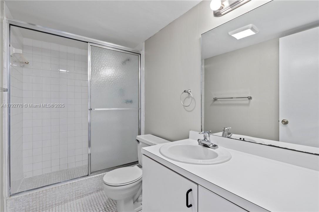 9470 Live Oak Pl # 304