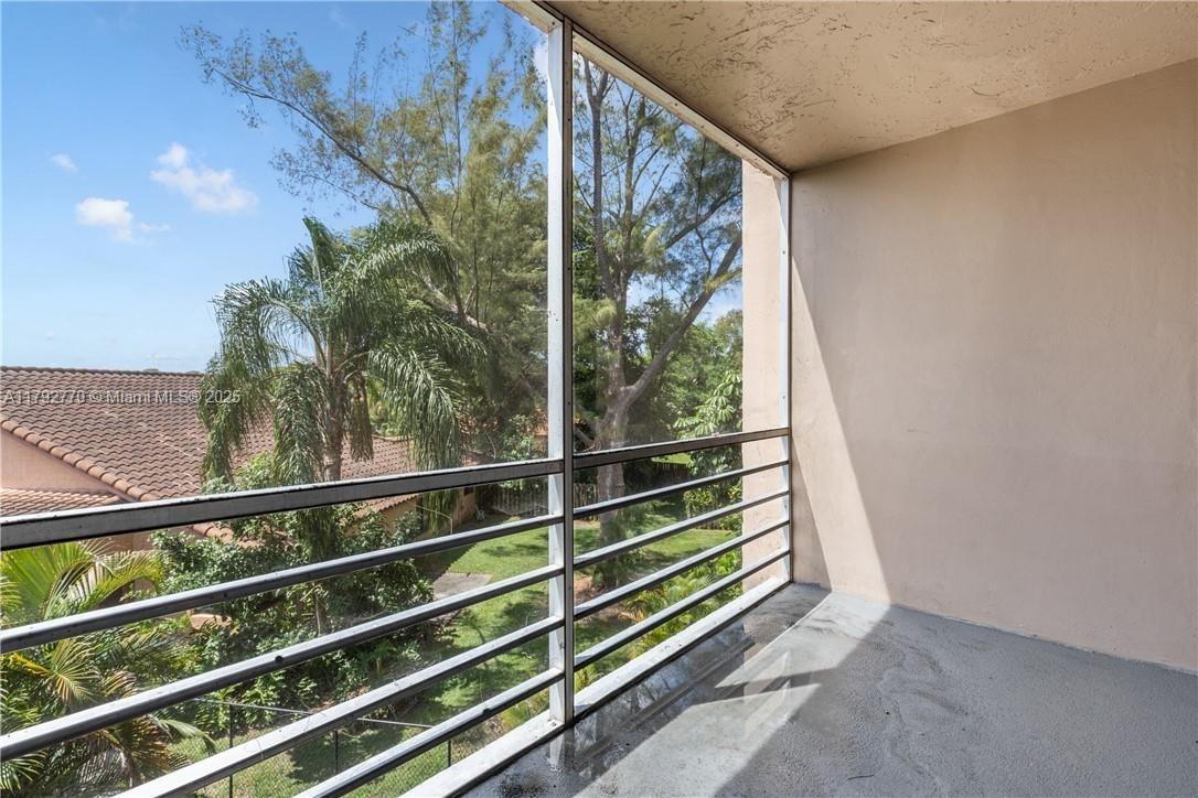 9470 Live Oak Pl # 304