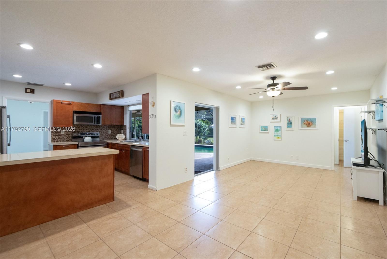 11560 NW 26th St