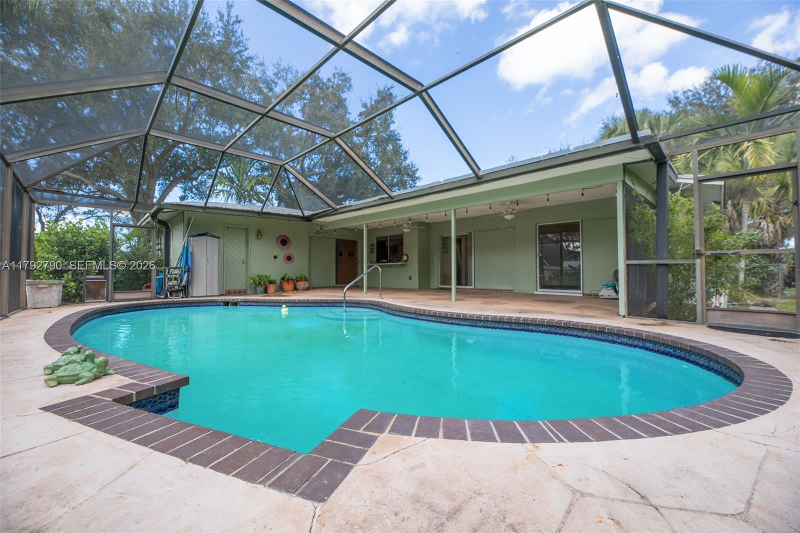 11560 NW 26th St