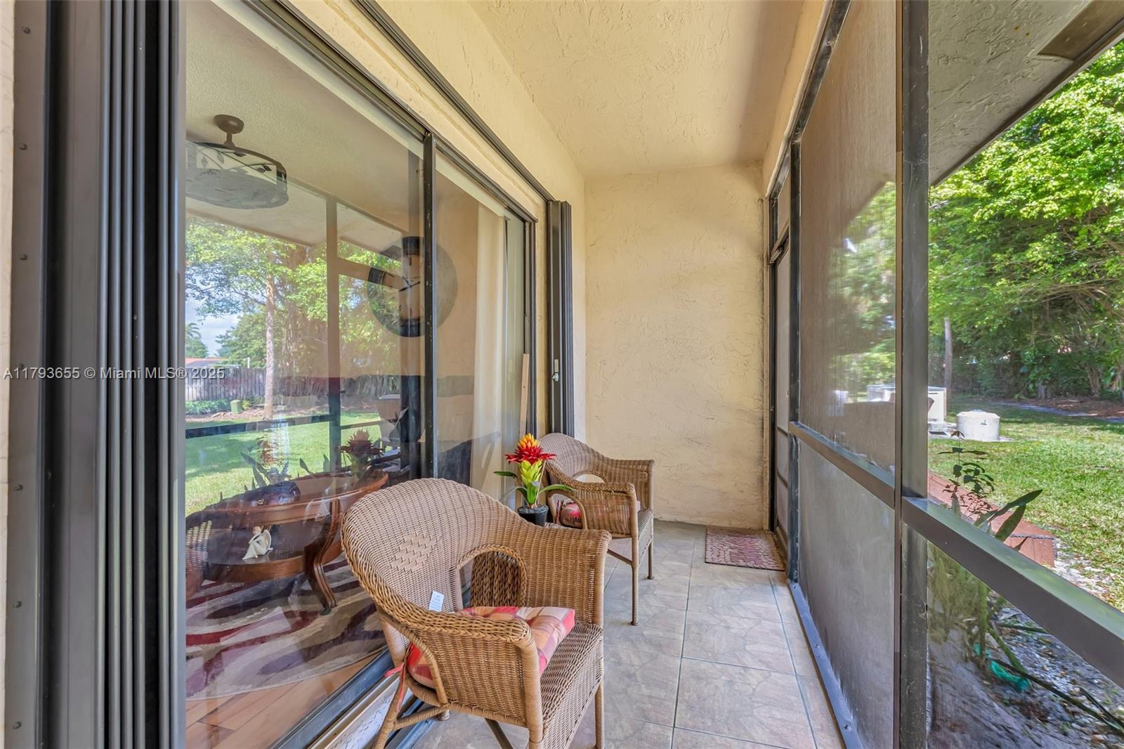 9829 Riverside Dr # 6 Unit: 42-6