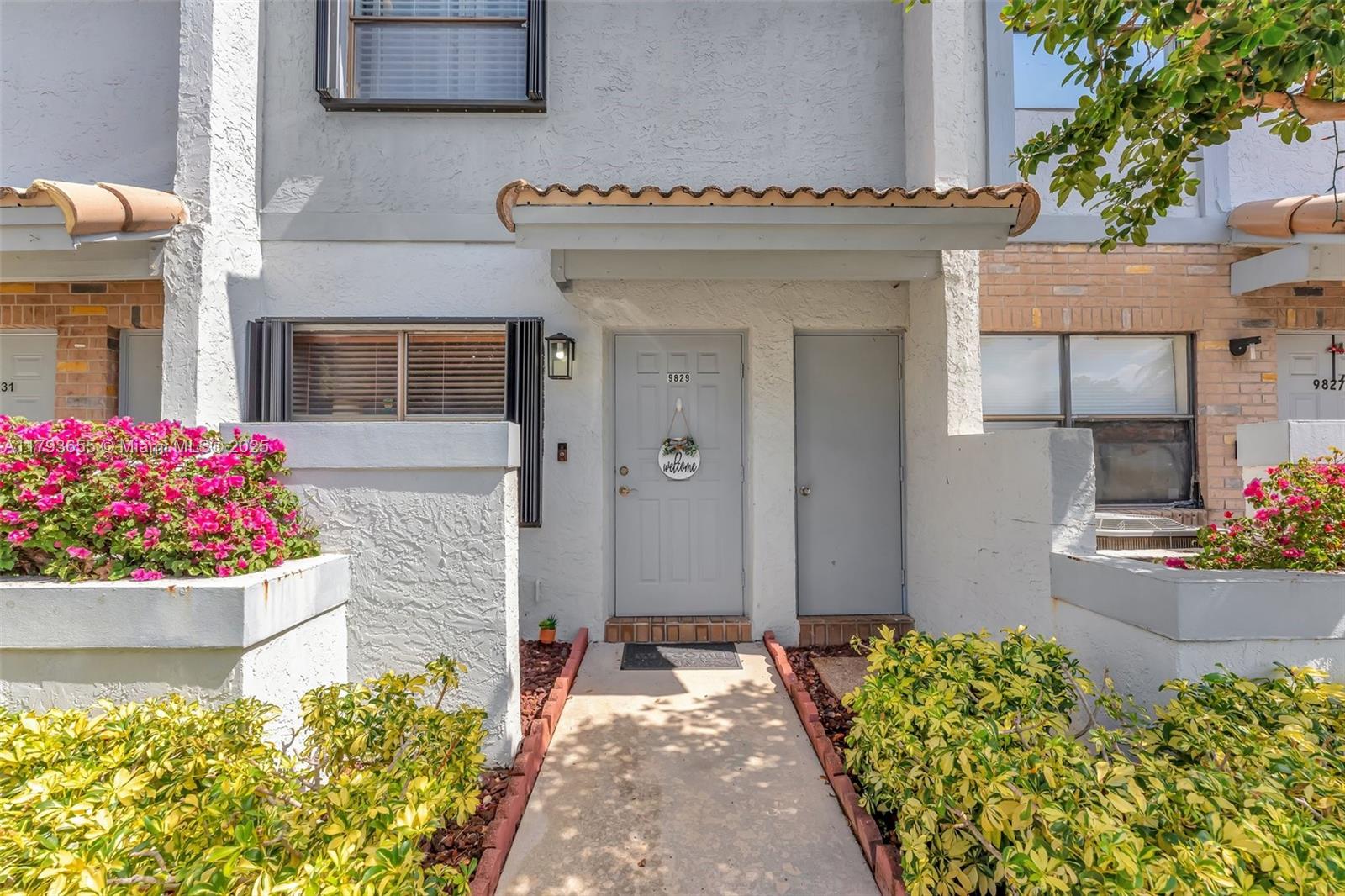 9829 Riverside Dr # 6 Unit: 42-6