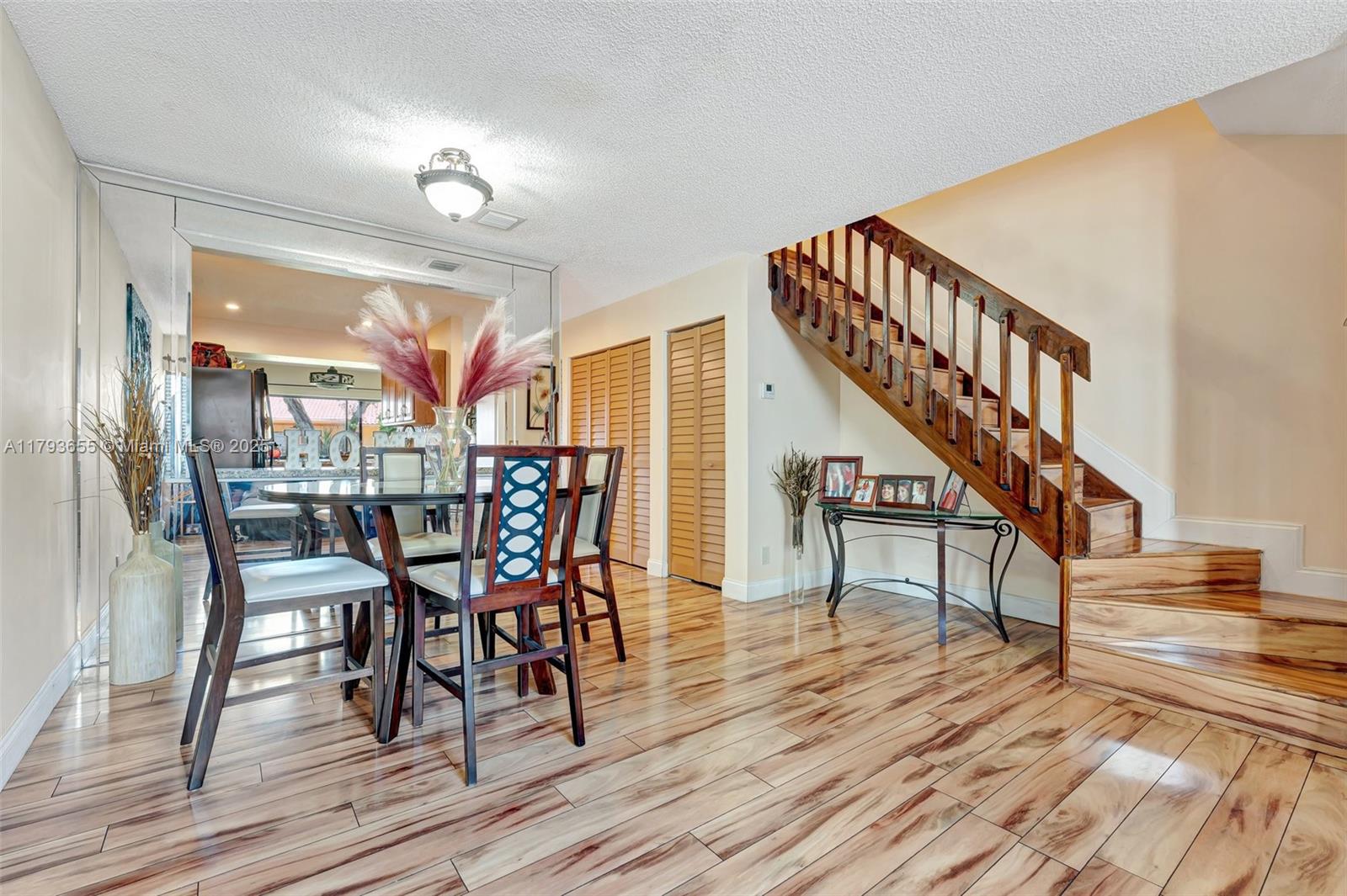 9829 Riverside Dr # 6 Unit: 42-6